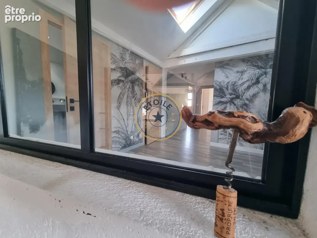 LOFT avec grande terrasse et double garage. - photo 9