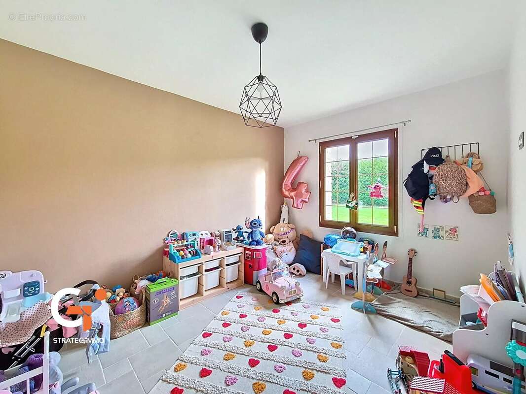 Maison à SAINT-OUEN-DE-THOUBERVILLE