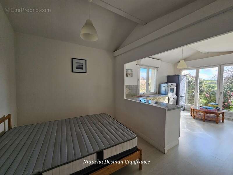 Maison familiale 239 m² au cœur de la nature – 7 pièces – Fort potentiel -  SAINTE COLOMBE (17) - photo 15