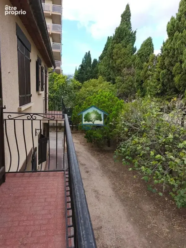Toulon Ouest - Grande demeure divisée en deux appartements - photo 4