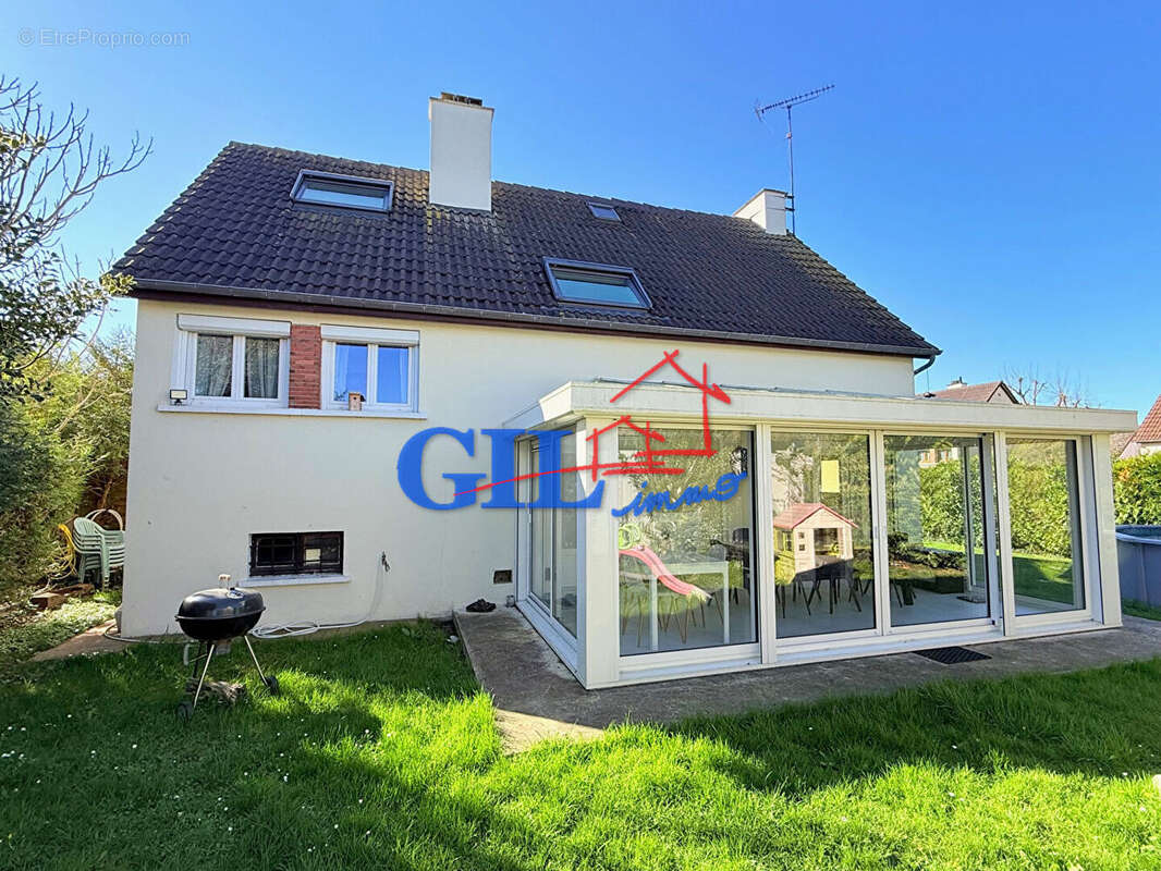 Maison à VERT-SAINT-DENIS