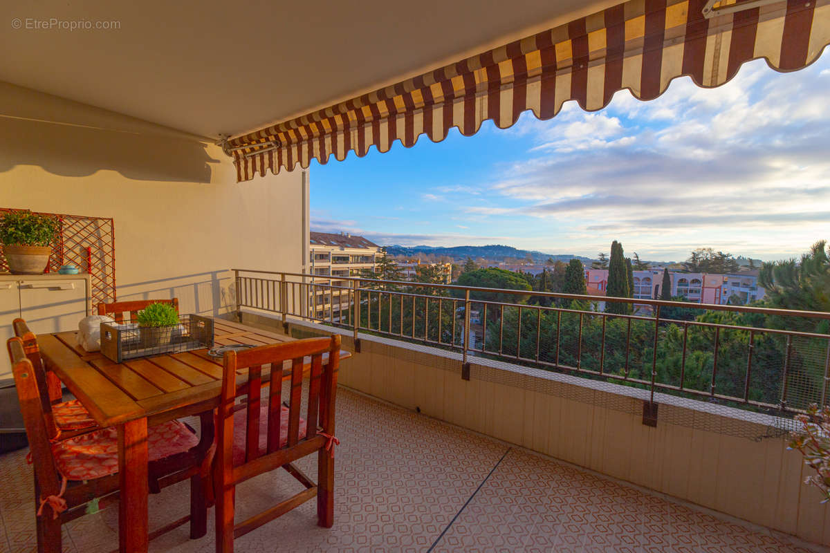 Appartement à MANDELIEU-LA-NAPOULE