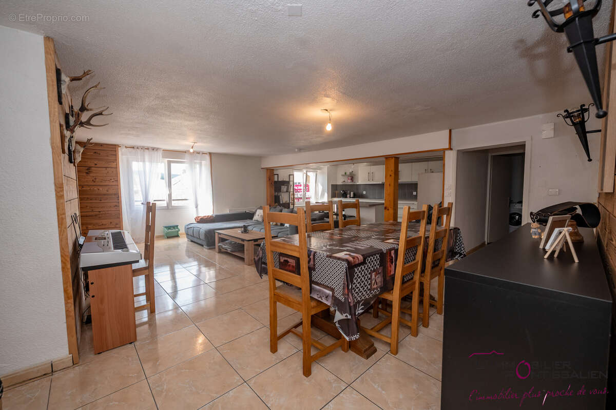 Appartement - 89 m2 - 4 pièces à LABERGEMENT SAINTE MARIE - photo 3