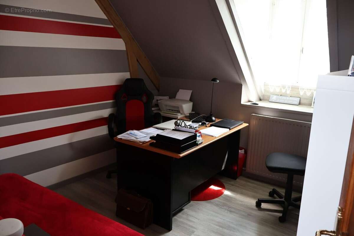 Maison 155 m² à Courcelles-Les-Gisors  - photo 9