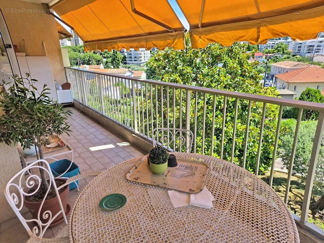 Appartement à LE CANNET