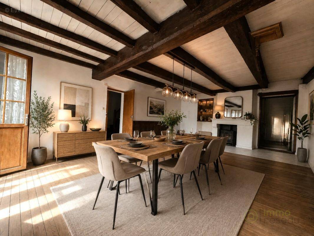 Maison à RUELLE-SUR-TOUVRE