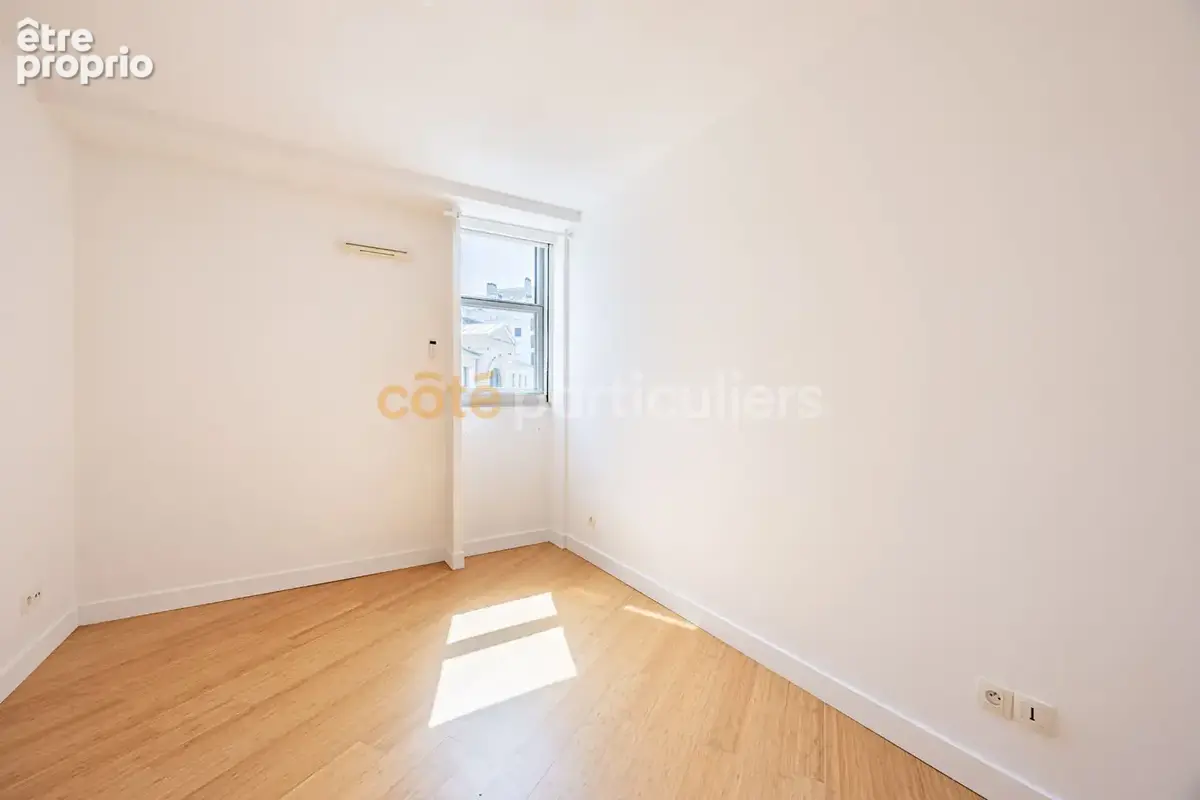 Nantes centre/ tour bretagne -- t5 108 m2 -- 4 chambres -- double salon - photo 10