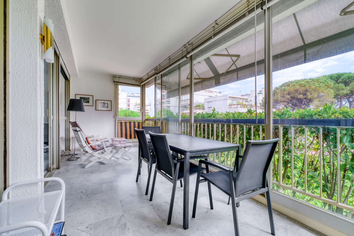 Appartement à MANDELIEU-LA-NAPOULE