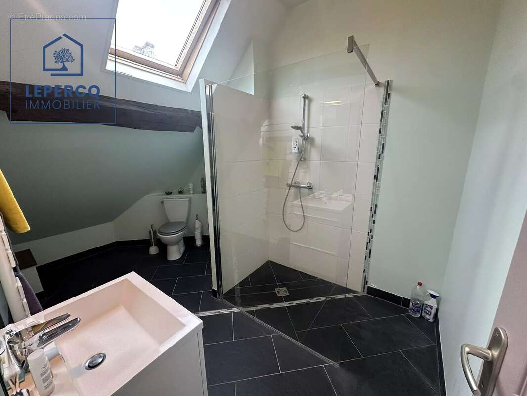 LOCAL rénové  - 163 m2 - Villers-Cotterêts - Vitrine sur rue ! - photo 21
