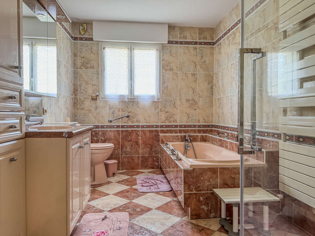 Maison à SAINT-PALAIS-SUR-MER