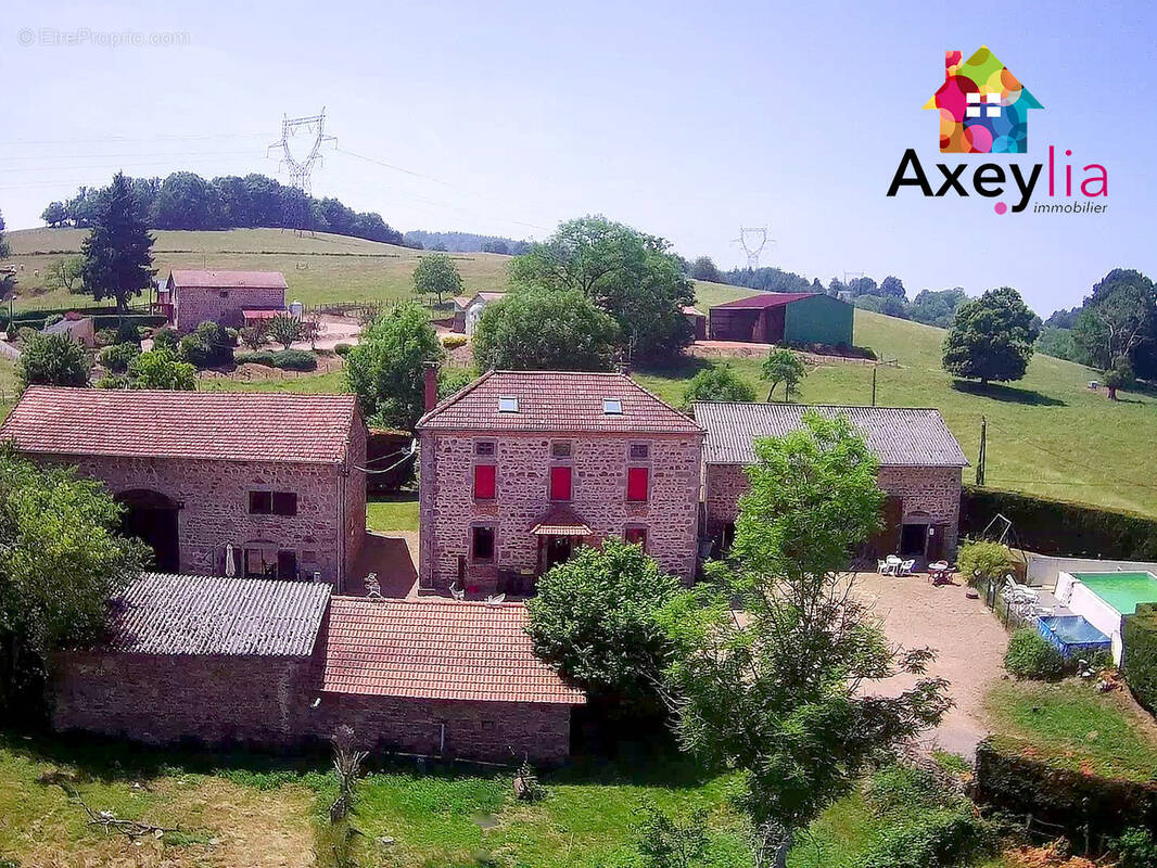 Maison à SAINT-MARTIN-D'ESTREAUX