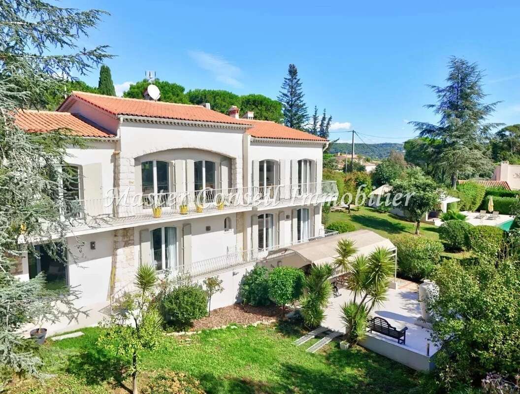 Domaine privé  superbe villa 8p 280m² contemporaine renovee  vue mer - photo 9
