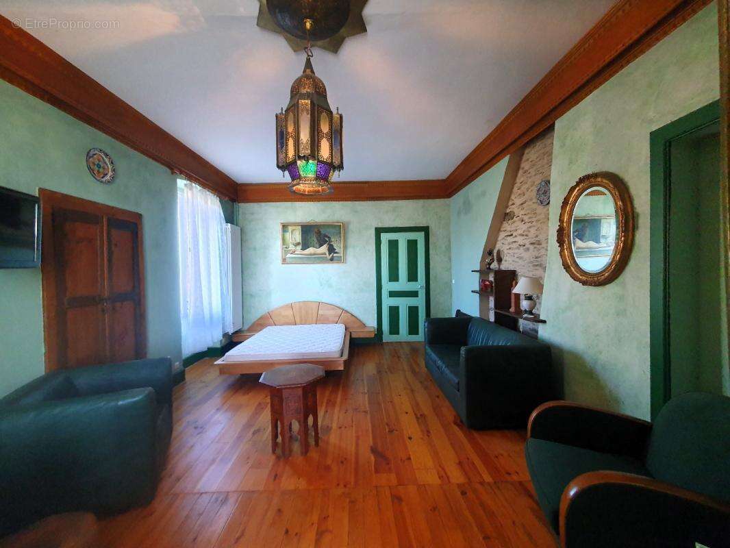 Maison à LA SALVETAT-PEYRALES