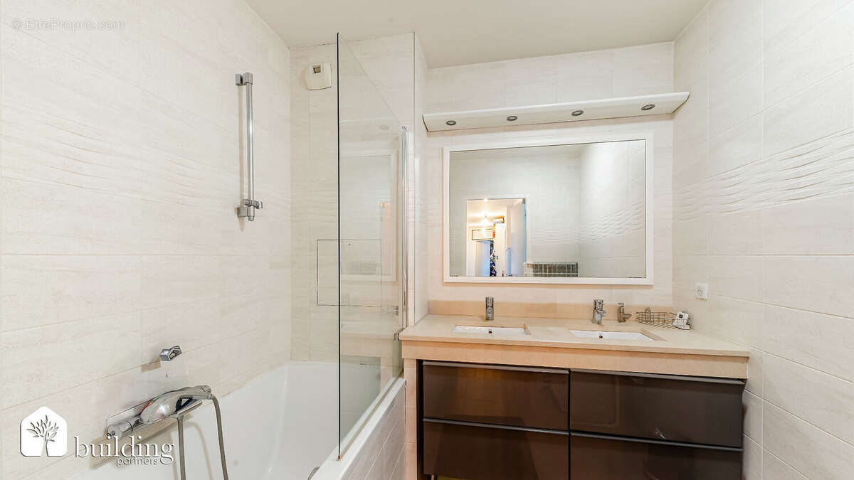 Appartement à LEVALLOIS-PERRET