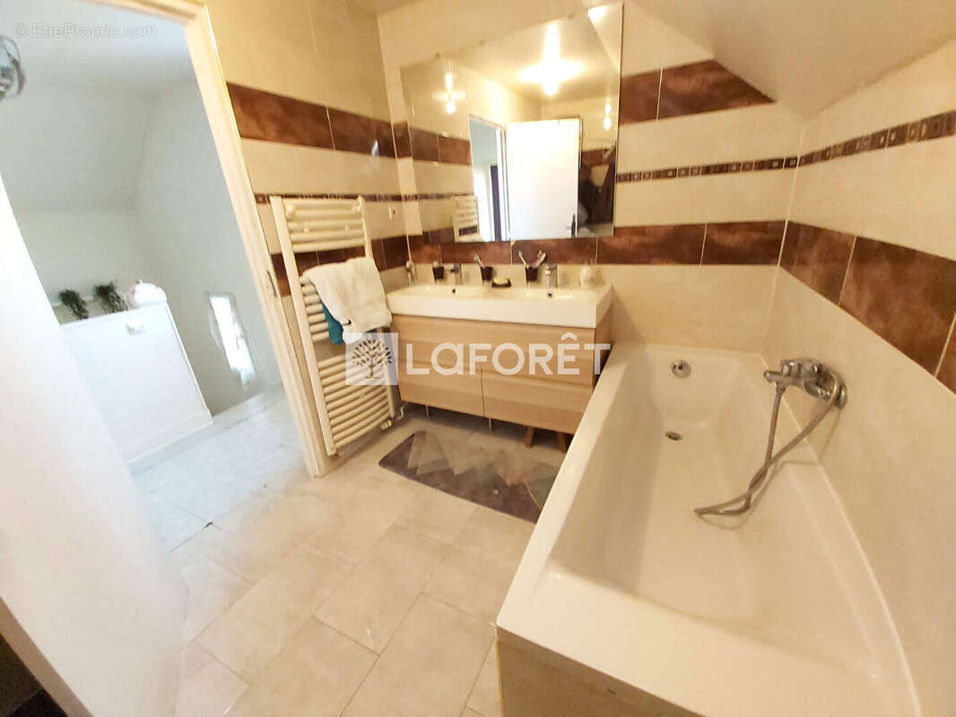 Maison à VILLEMOMBLE