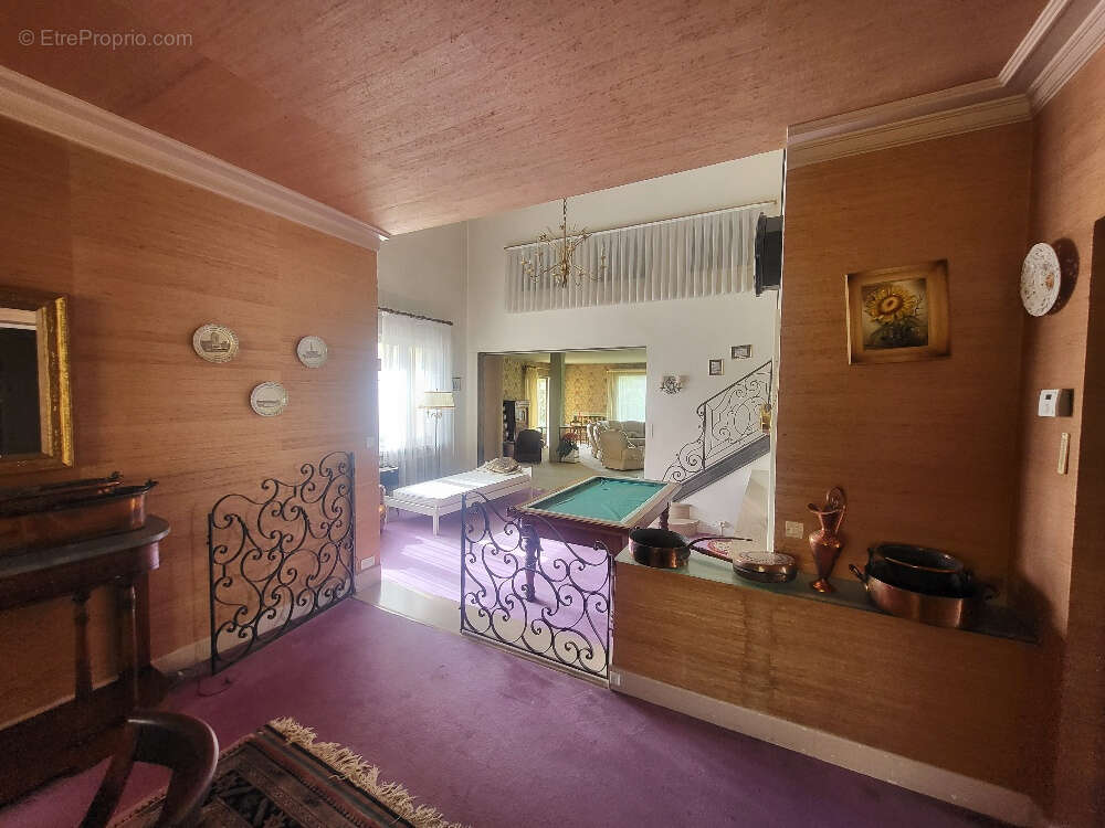 Vos immobilières vous propose une Propriété d'exception à rénover au coeur de Châtillon-sur-Chalaronne - photo 12