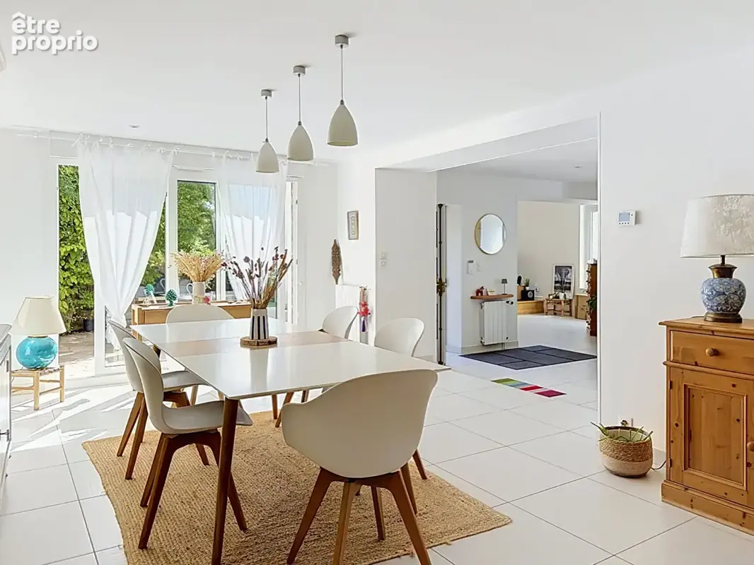 Grande maison avec terrasse et garage à royat - photo 3