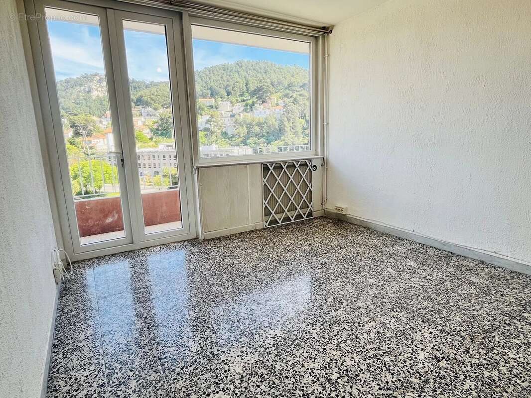 Appartement à MARSEILLE-9E