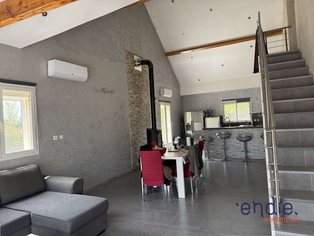 Maison à MORNAY-SUR-ALLIER