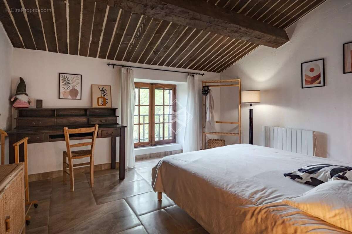 Maison à MONTAUROUX