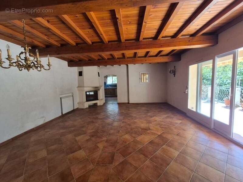 Maison à BAGNOLS-EN-FORET