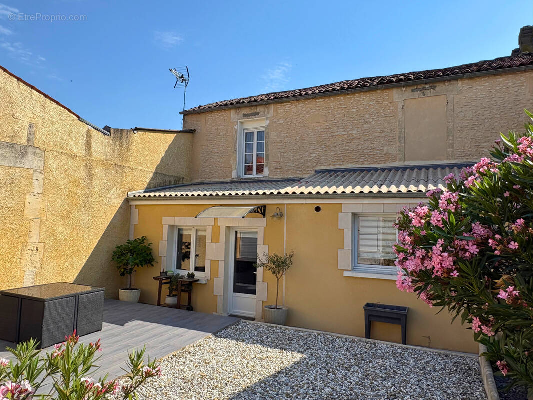 Maison à COGNAC