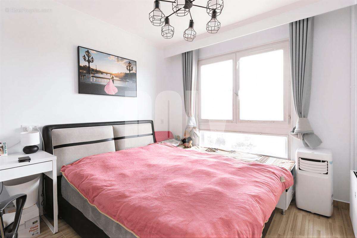 Appartement à PARIS-20E