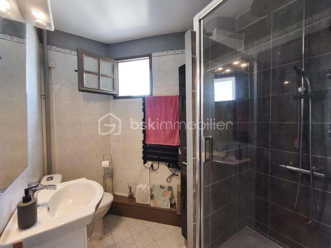 Maison à SAINTE-TULLE