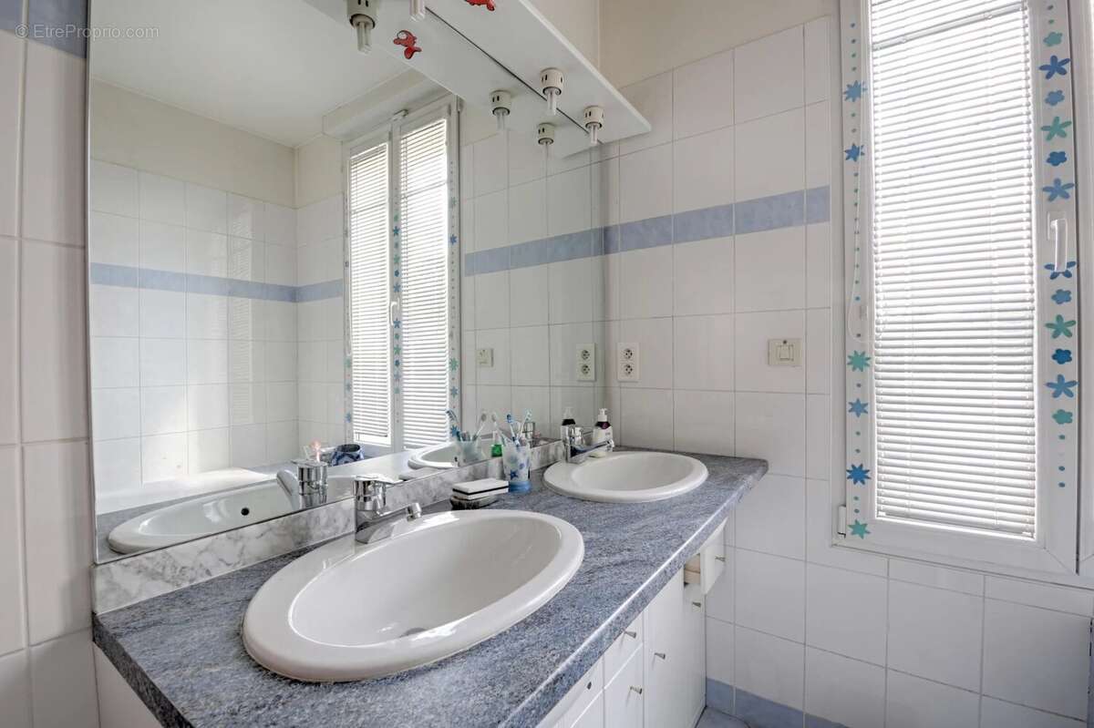 Maison à SAINT-MAUR-DES-FOSSES