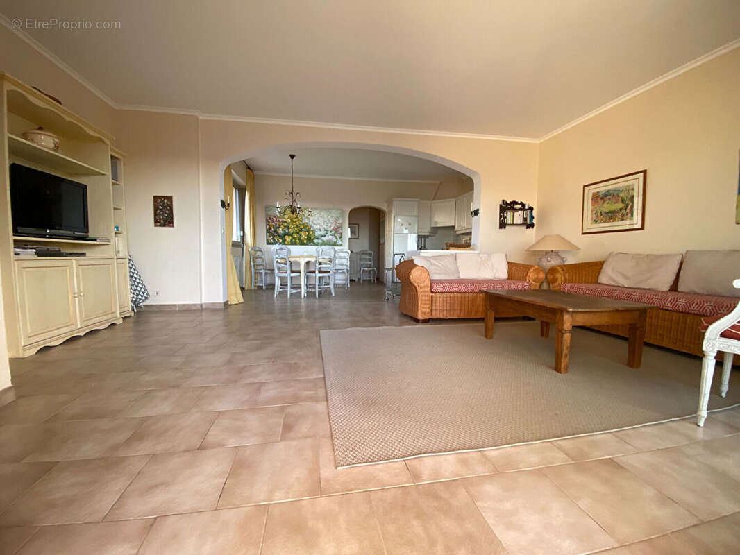 Appartement à SIX-FOURS-LES-PLAGES