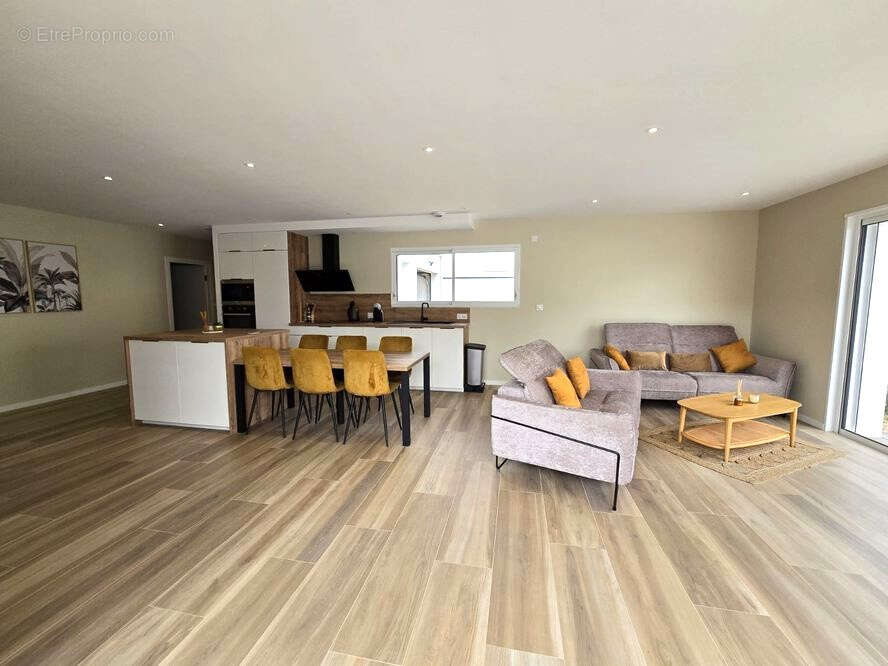 Maison à SAINT-HILAIRE-DE-RIEZ