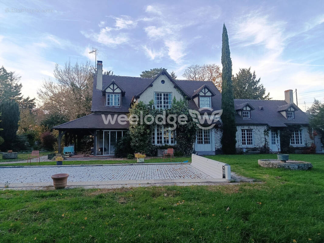 Maison à MONTGIVRAY