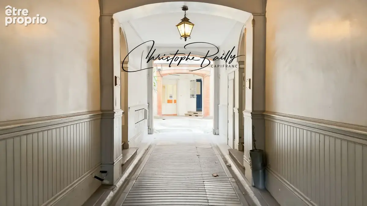 Toulouse Jean-Jaurès, appartement haussmannien familial de 158 m² avec balcon filant et ascenseur - Garage en sus - photo 2