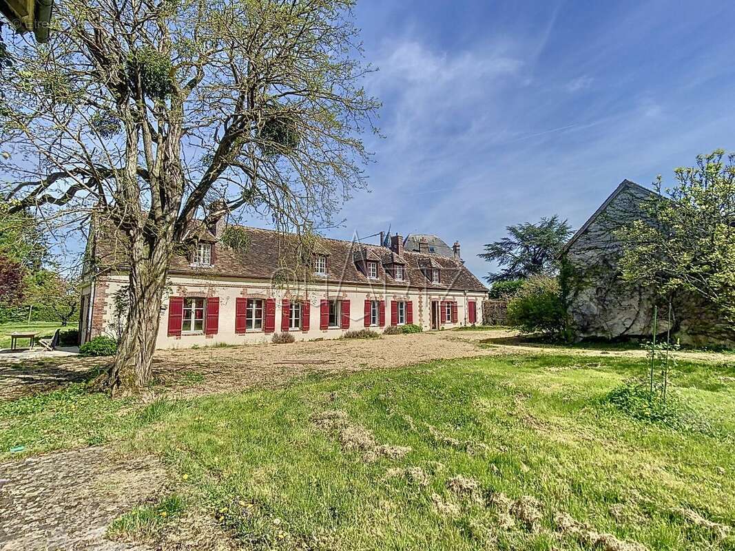 Maison à HOUDAN