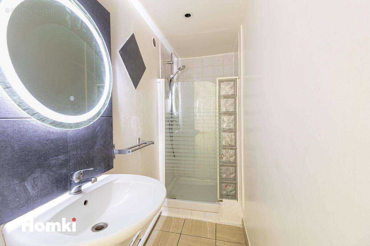 Appartement à MARSEILLE-6E