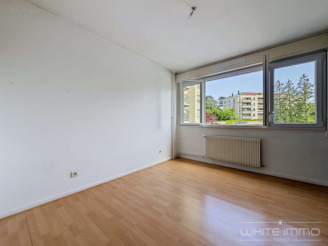 Appartement à SAINTE-FOY-LES-LYON