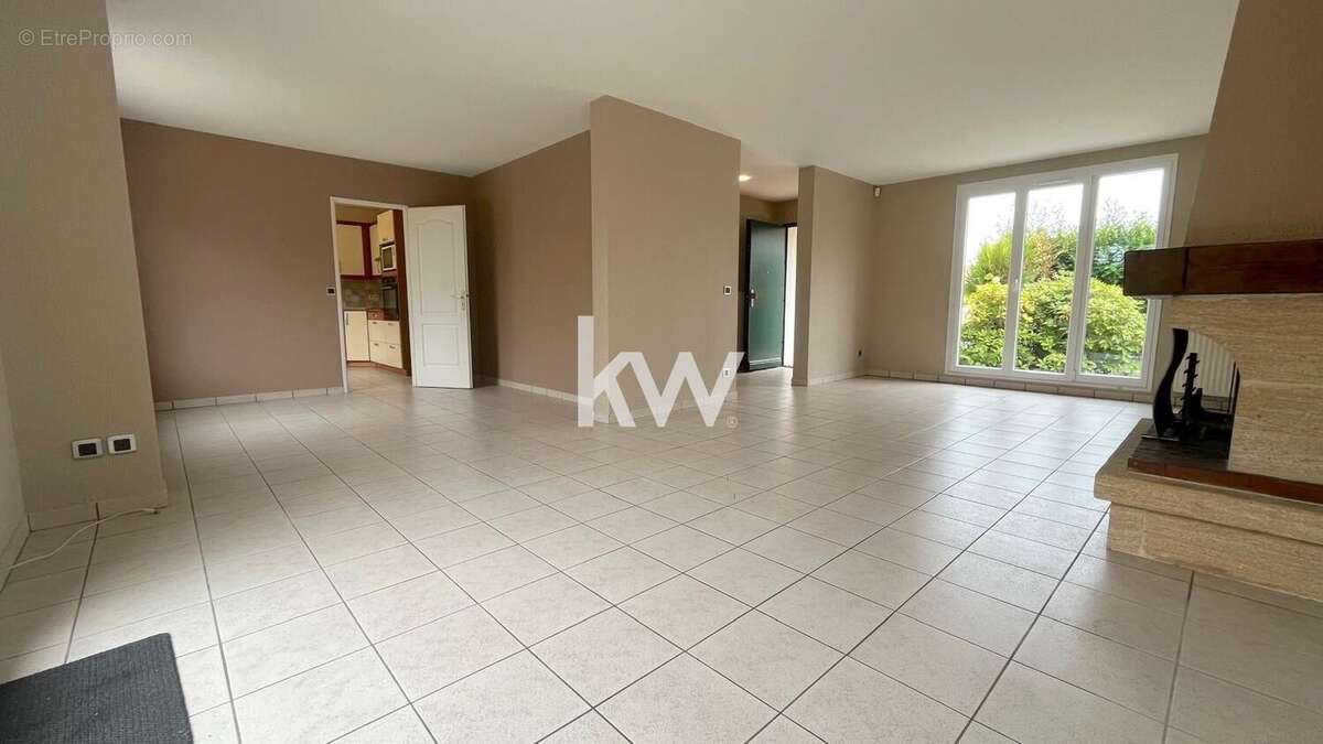 Maison à COURCOURONNES