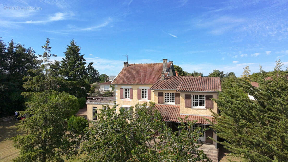 Maison à SAINT-PIERRE-D'EXIDEUIL