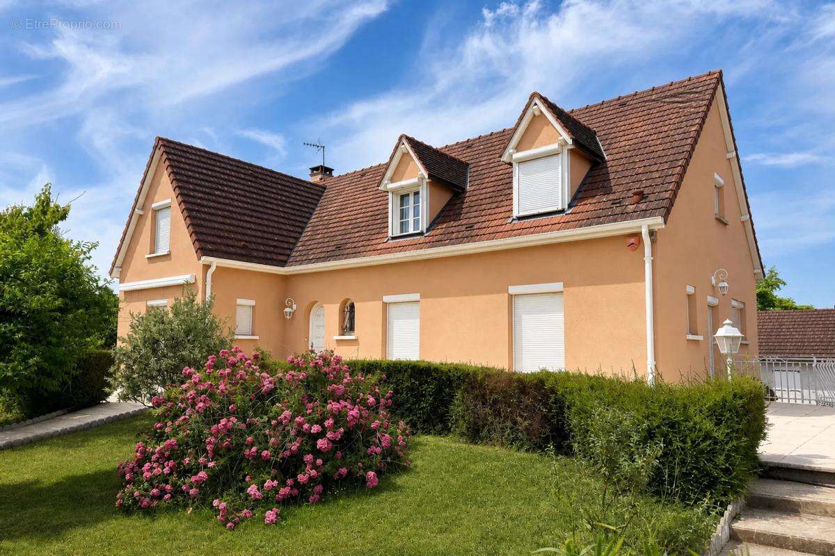 Maison 6 pièces de 187 m² avec appt indép., véranda, garages - photo 2