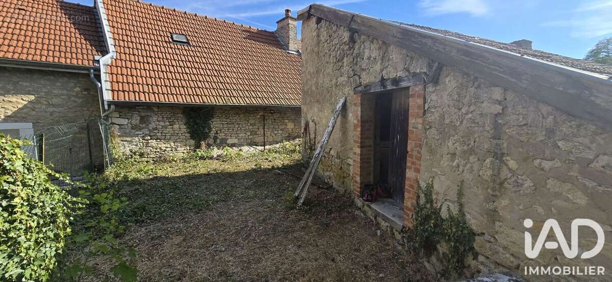 Maison 115 m² à Chenay  - photo 4