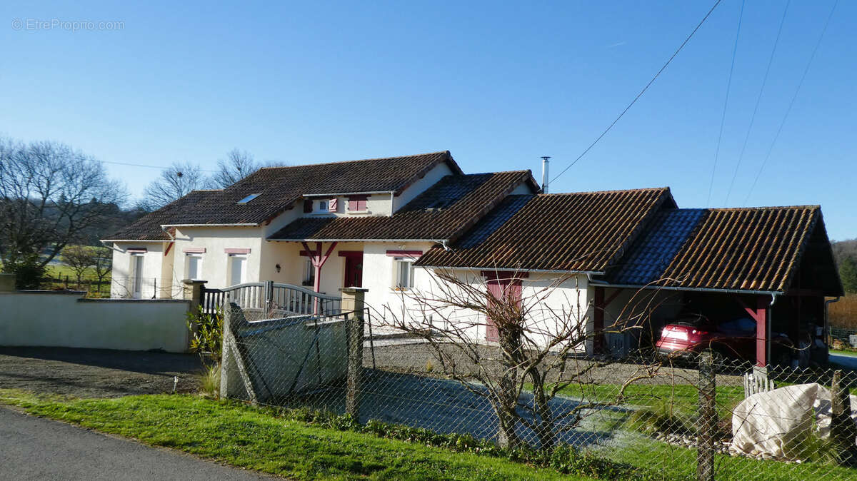 Maison à NEUVIC-ENTIER