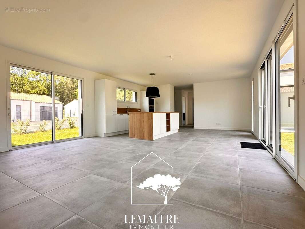 Maison à LES MATHES