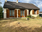 Maison à SAINT-DENIS-DE-L&#039;HOTEL