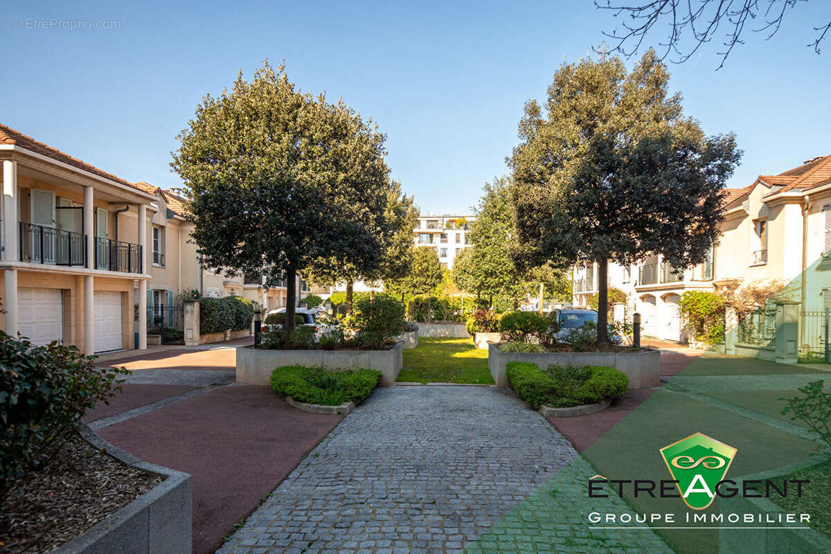 Appartement à MONTROUGE