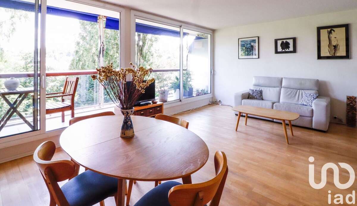 Photo 3 - Appartement à VILLE-D'AVRAY