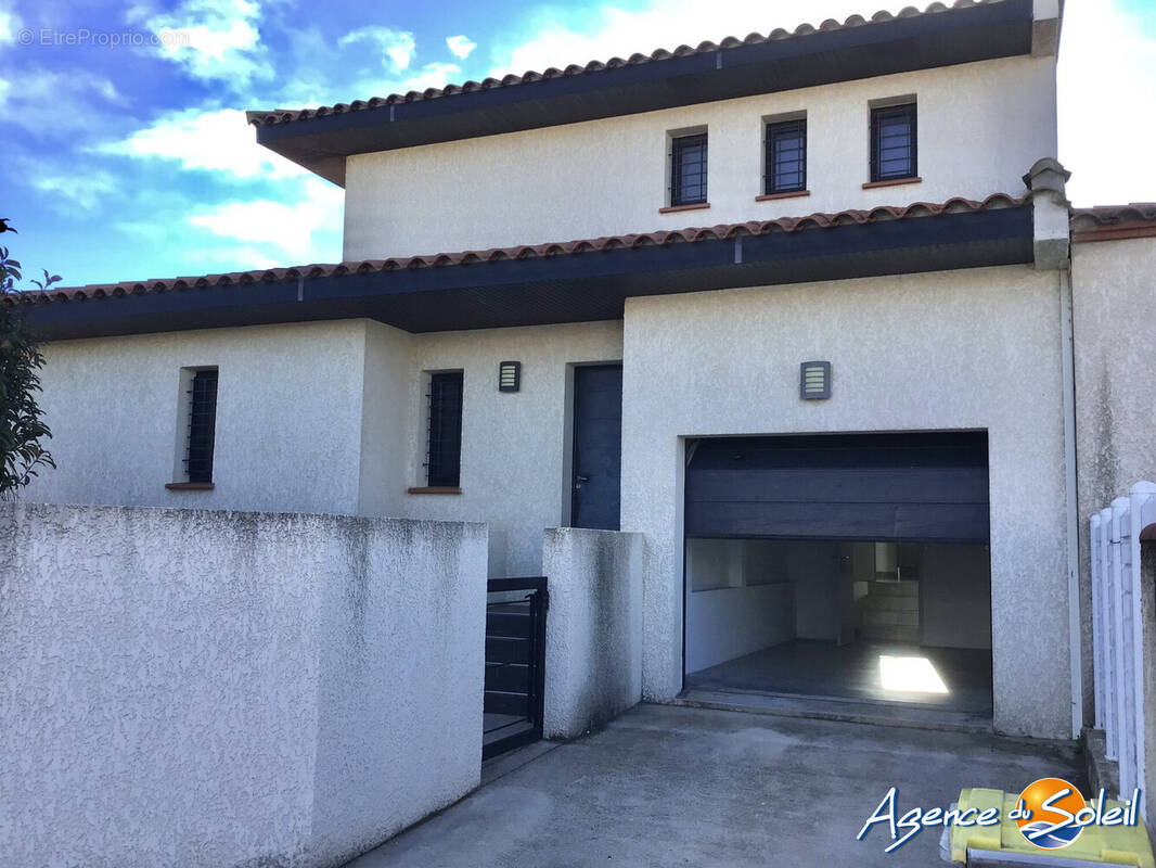 Maison à SAINT-LAURENT-DE-LA-SALANQUE