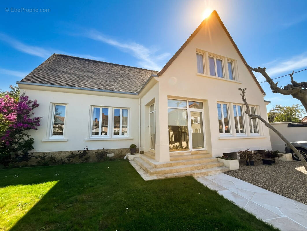 Maison à CHATELLERAULT