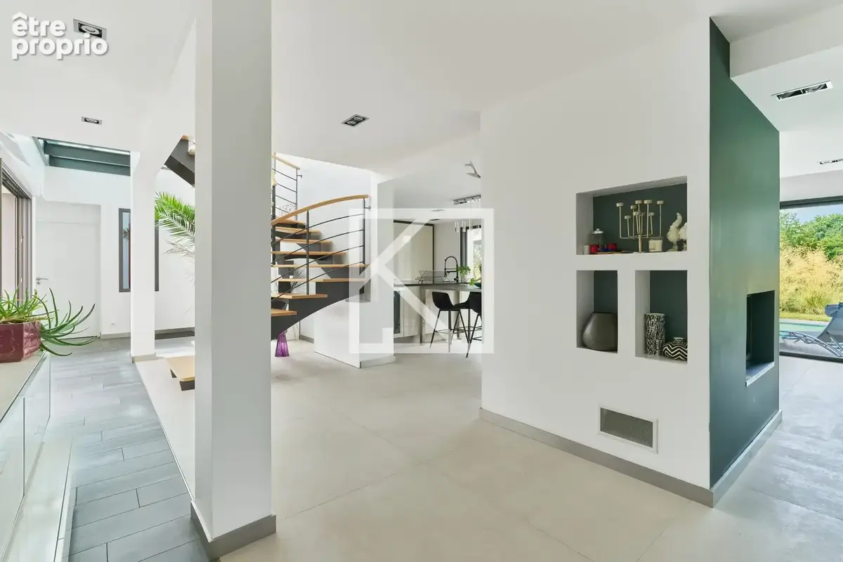 Maison 274 m² à Montfort-Sur-Meu  - photo 2
