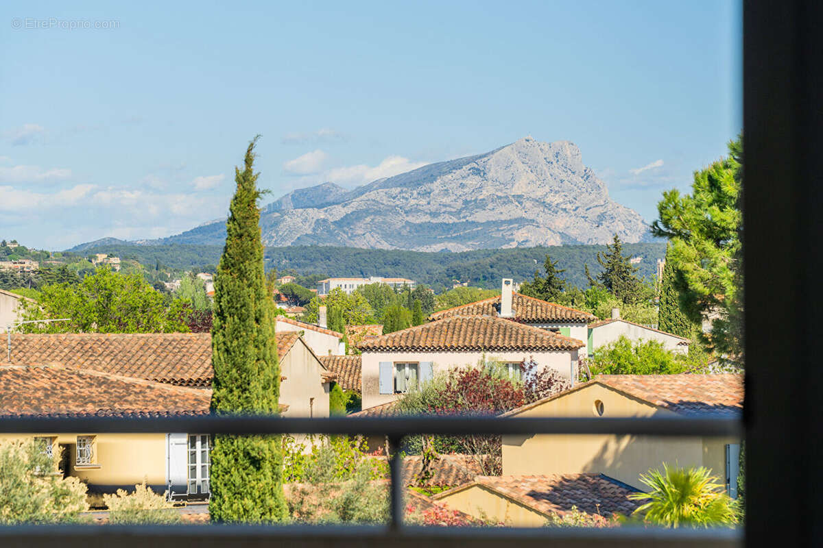 À vendre - Appartement 3 pièces avec terrasses, vue et parking, secteur saint mitre - photo 3