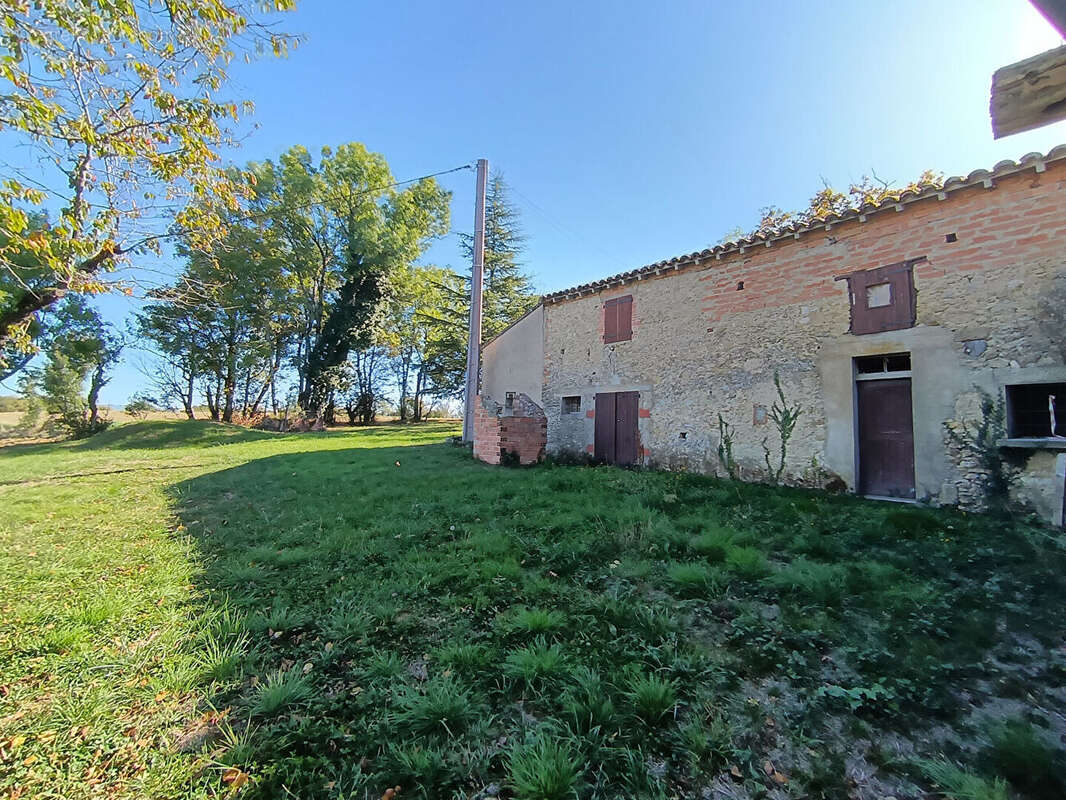 Maison à LACROISILLE